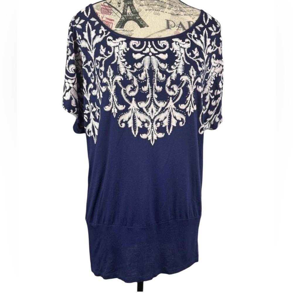 B.L.E.U. USA Navy and White Embroidered Patterned Blouse Size M